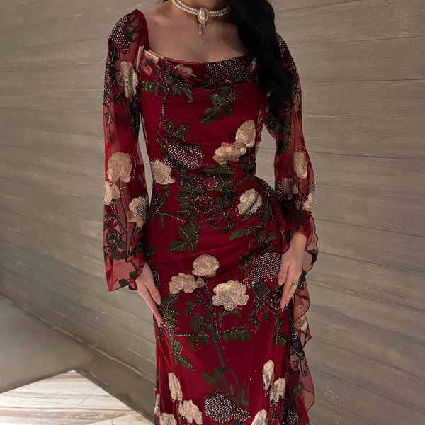 Lady in red - Noor Design